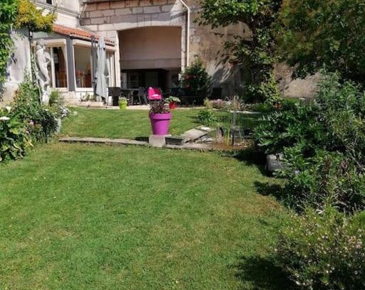Saintes Apartment | Le lys