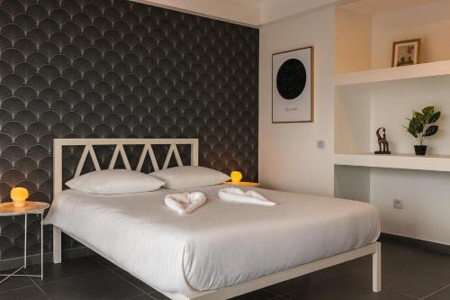 Le Creusot Apartment | Le Majestueux Calme Central Chic