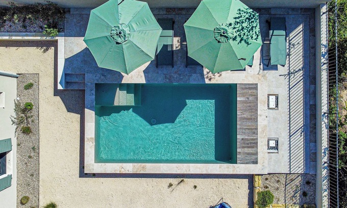 Fontvieille Other | Le Mazet d'Ernestine 4 chambres piscine chauffée cheminée idéalement situé.