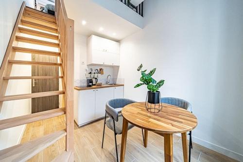 Charpennes - Charmettes Apartment | "Le Monstera" T1 20m2 Duplex Clim Prox Gare Métro