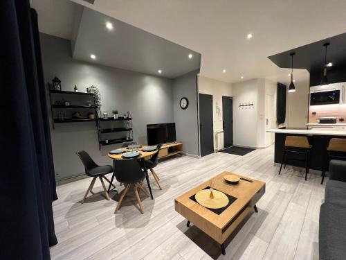 Anatole France Danton Apartment | Le Nid Havrais