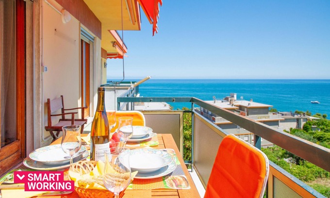 Sanremo Apartment | Le Orchidee 14 con vista mare by Wonderful Italy