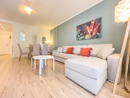 California - Pezou Apartment | Le Palm by Winsome Destination