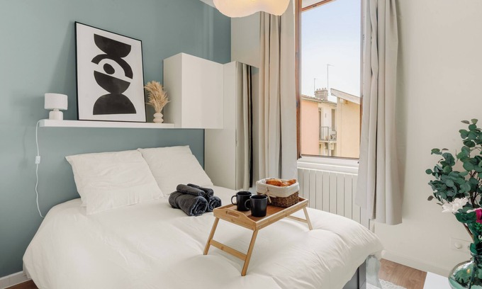Charpennes - Charmettes Apartment | Le Paradis Blanc