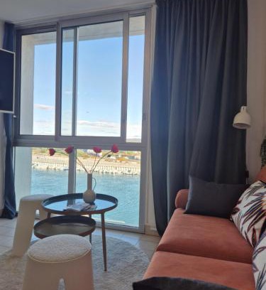 Sete Apartment | Le Pavois d'Or, studio rénové avec goût, Superbe Vue, Proximité Gare et Centre, Climatisation