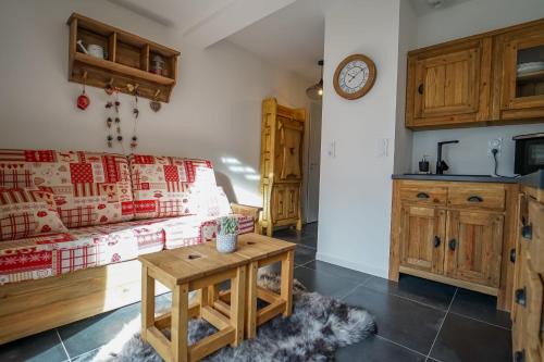 Chaparon Apartment | Le Petit Chalet - Cosy studio in Lathuile for 2 people
