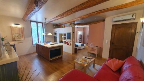 Lezignan-la-Cebe Apartment | Le Petit Cocon