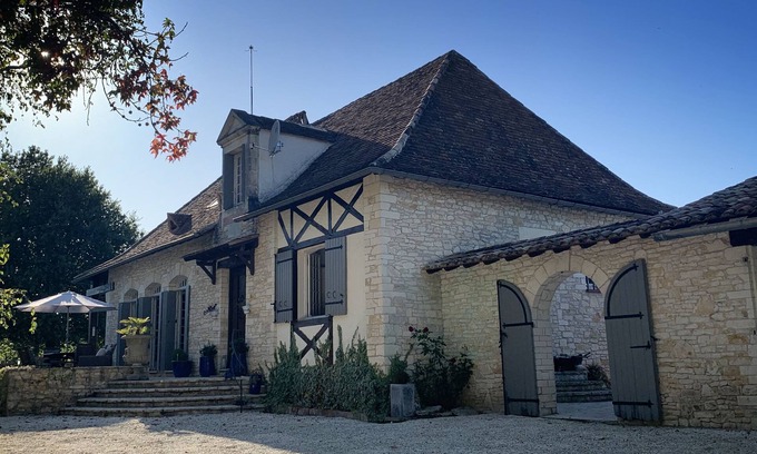 Bergerac Other | Le Petit Comte' an Oasis of Calm with heated pool and hot tub in 2.5 acres