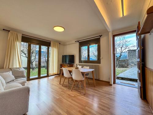 Palau-de-Cerdagne Apartment | Le Petit Jardin de Palau