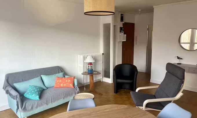 Vannes Apartment | Le Port on foot - private parking 4 pers Vannes