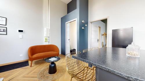 Dole Apartment | Le porte plume