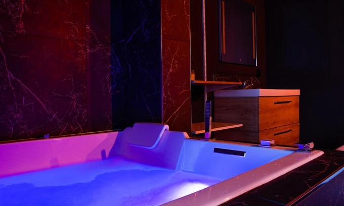 Truchtersheim Apartment | Le Refuge des Amoureux - Appartement avec Jacuzzi et Sauna