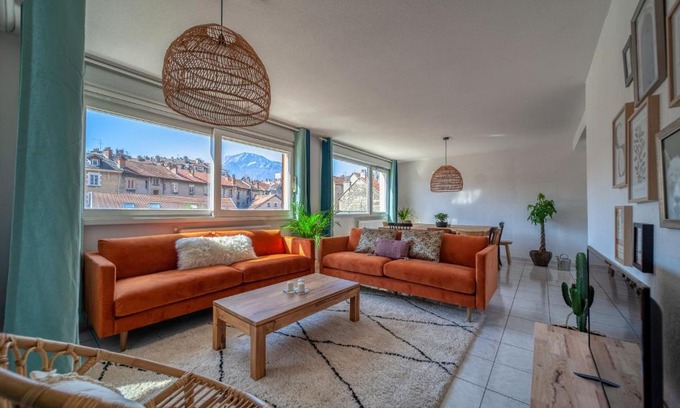 Quartier Hyper-Centre Apartment | Le Reverso, T6 en duplex & vue incroyable