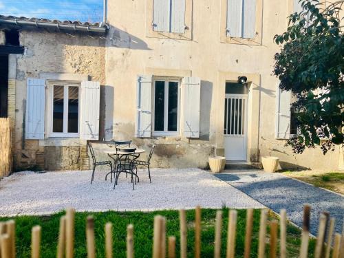 Castelnaudary Apartment | Le Riquet - Parking et jardin privé, clim, RDC