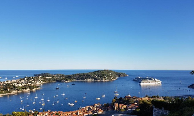 Villefranche-sur-Mer Apartment | Le Rooftop 180