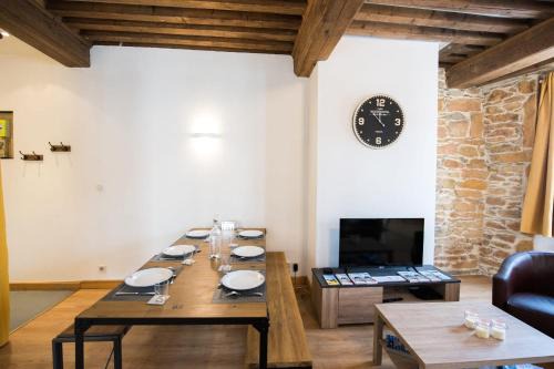 Gorge de Loup Apartment | Le St Pierre - Style et Caractère à 10min du Vieux Lyon