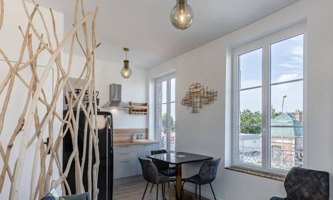 Honfleur Apartment | Le Vannier | Private Garage | Balcony | 2 Guests