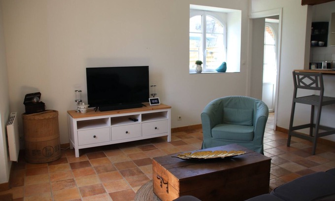 Domfront en Poiraie House | Le Vieil Home, at the foot of the medieval city