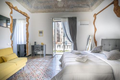 Monte di Pieta Apartment | Le Volte Del Basile - 4 camere private e terrazza