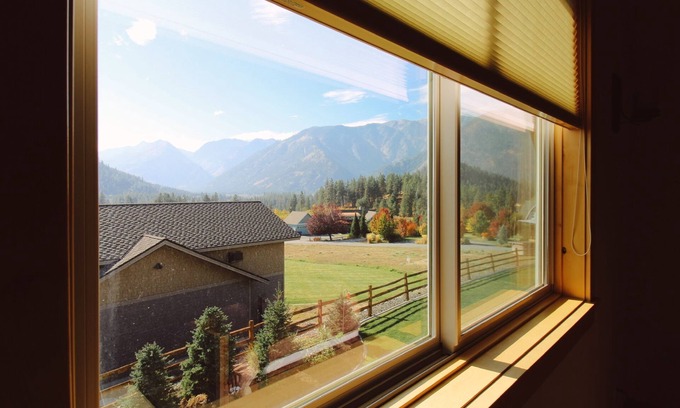 Leavenworth Ski Chalet | Leavenworth Chalet - 5 min to downtown ~ Amazing views of the Cascades!
