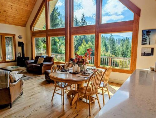 Leavenworth House | Leavenworth Mountain View Alpine Escape