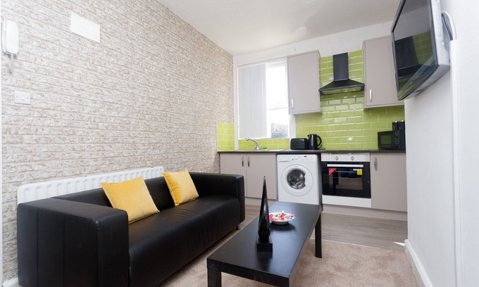 Leeds Apartment | Leeds One Bed Apartment sleeps 2 Kirkstall House