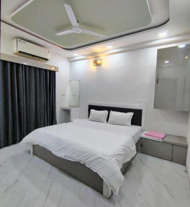 Indore Apartment | Leela Home stay Indore - Marigold - One bedroom with kitchen and large balcony