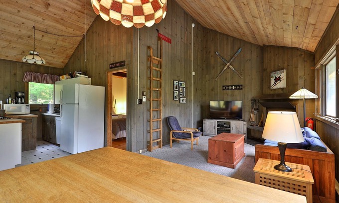 Killington House | Left Duplex Home Directly Across From Pico Mountain, Close To Killington. 3 Bedroom Home