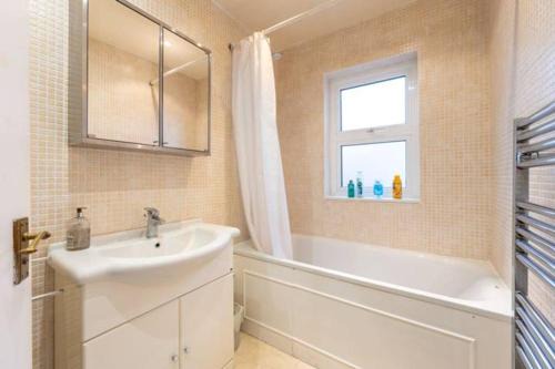Harlesden Apartment | Leghorn Apartment
