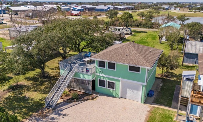 Port O Connor House | LEIKER HOUSE is in POC