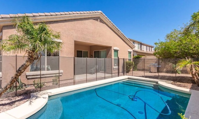 Tramonto House | Leisure lounge- relaxing 4bed 2bath residence