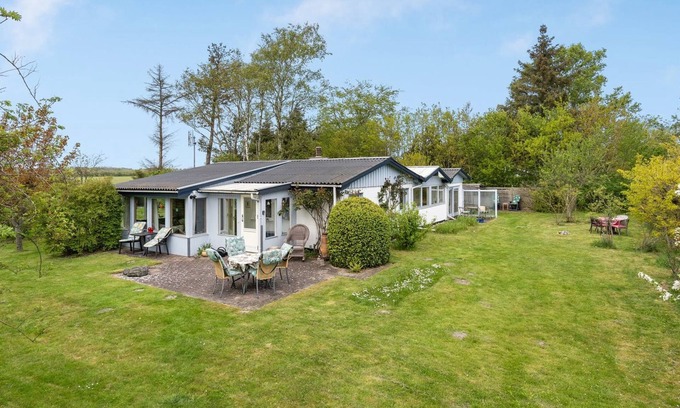 Hou House | "Lenard" - 400m from the sea by Interhome