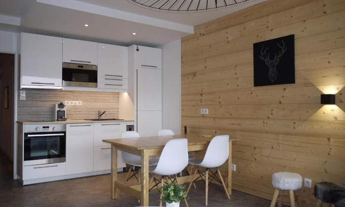 Les Deux Alpes Apartment | Les 2 Alpes - Charmant apt rénové 2 chambres, balcon, proche pistes - FR-1-546-32