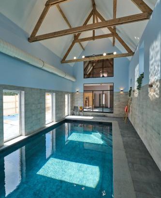 Estinnes House | Les Campanes - Gite 8 personnes avec piscine intérieure et sauna