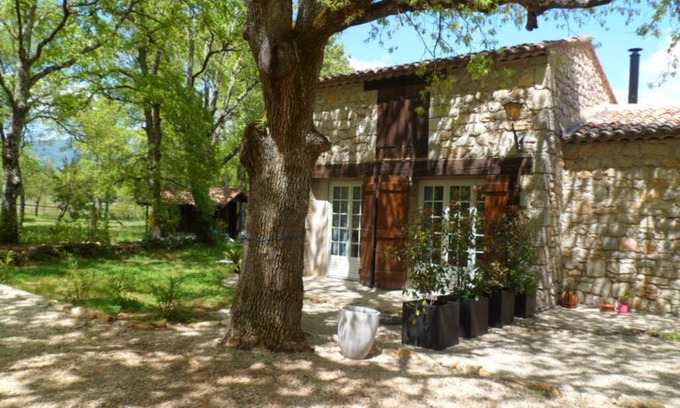 Fayence Apartment | Les Echarmeaux gîte in a stone farmhouse on 2 hectares of land