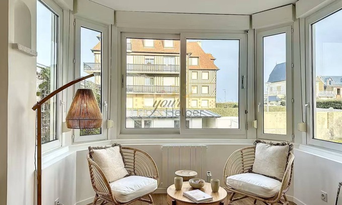 Blonville-sur-Mer Apartment | Les Embruns. Beautiful, bright and comfortable apartment 10 minutes from Deauville.