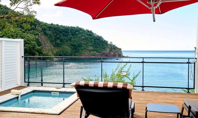 Bouillante Hotel | Les Galets Rouges Lodges & Spa