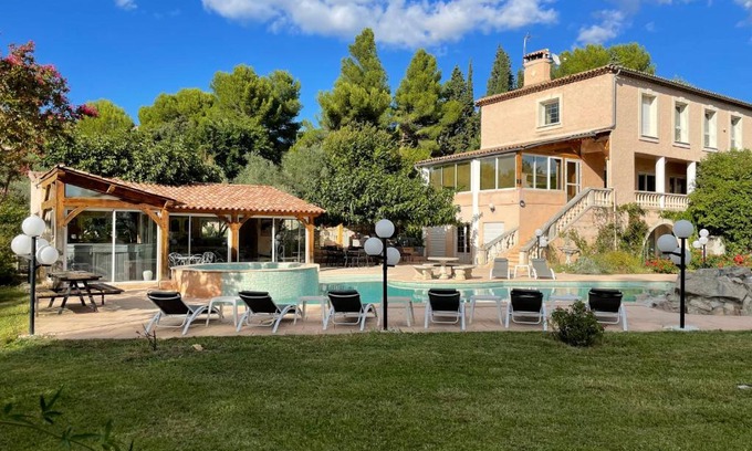 La Fare-les-Oliviers Villa | Les Herbes Folles
