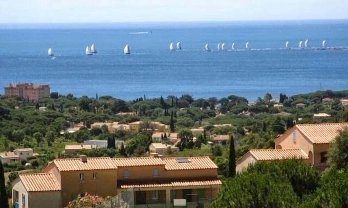 Allos Apartment | Les Issambres Mazet 3 Pers Mezzanine Balcon vue mer Terrasse Domaine Standing