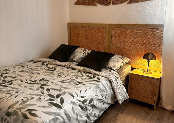 Santy - La Plaine Apartment | Les Jardins de Rastel Studio