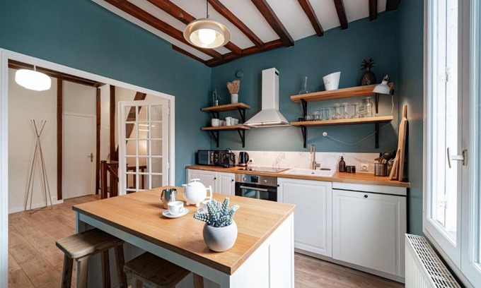 Ay Apartment | Les Mansardes : Duplex champenois typique et cosy