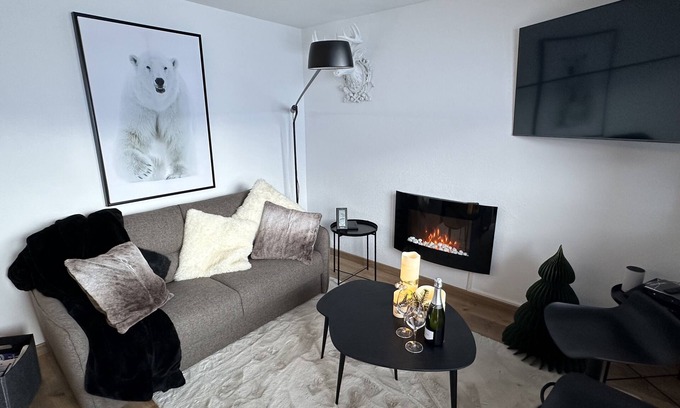 Les Menuires Apartment | LES MENUIRES APARTEMENT 50 M2 6/8 PERSONS balconsoleildulou