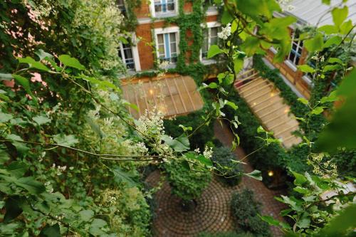 3rd Arrondissement Apartment | Les Patios du Marais 2