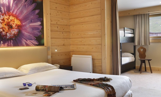 Mieussy Hotel | LES ROCHES 1500