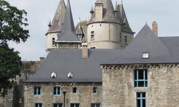 Bohon Bed & Breakfast | Les Roques Apartments in historical Monastery with Terrace