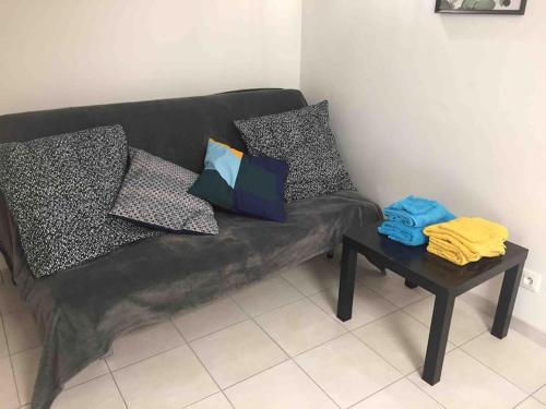 Valence Apartment | Les ruisseaux, studios avec terrasse et jardin