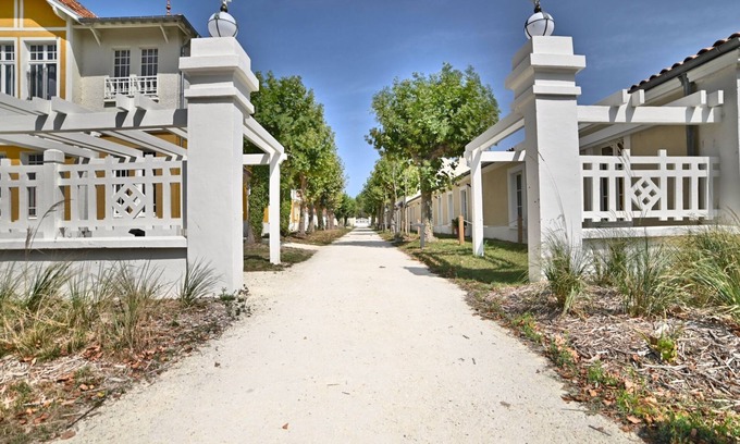 Saint-Georges-d'Oleron Apartment | Les Saumonards by Interhome