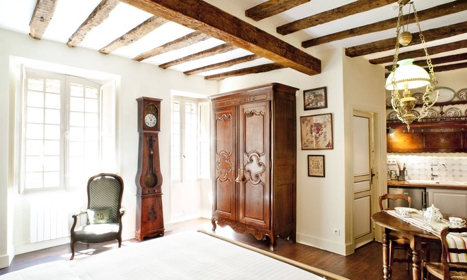 Sarlat-la-Caneda Historic Center Apartment | Les Suites sarladaises, the Griffon suite