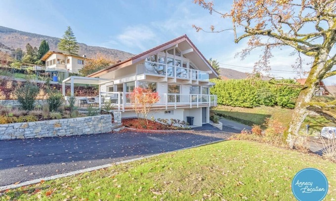 Sevrier House | Les Terrasses de la Tournette - lake and mountain view.