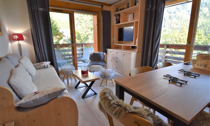 Vaujany Apartment | Les Valmonts Apt 17 - Two Bedroom Apartment, Sleeps 6